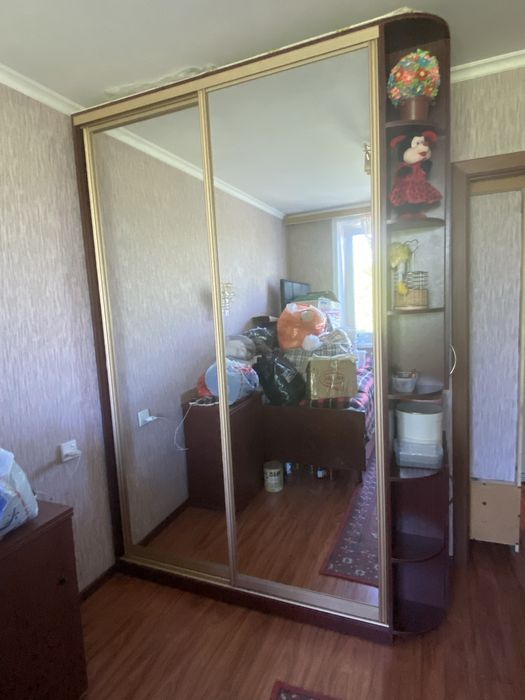 Продам шкаф в спальню комондор