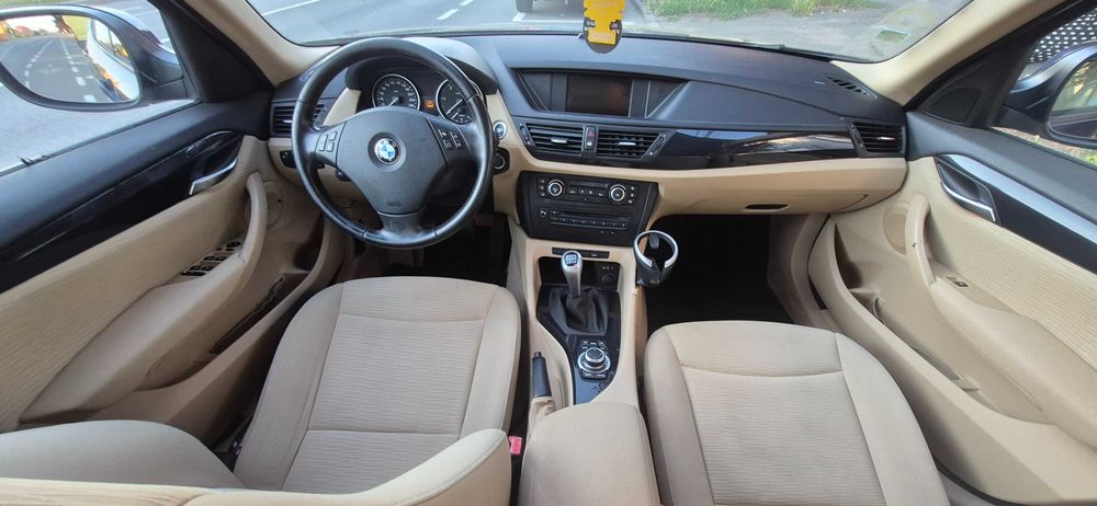 BMW X1 2011 — imagine 5