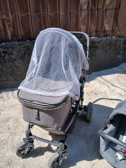 Продам универсальную  коляску 3 в 1