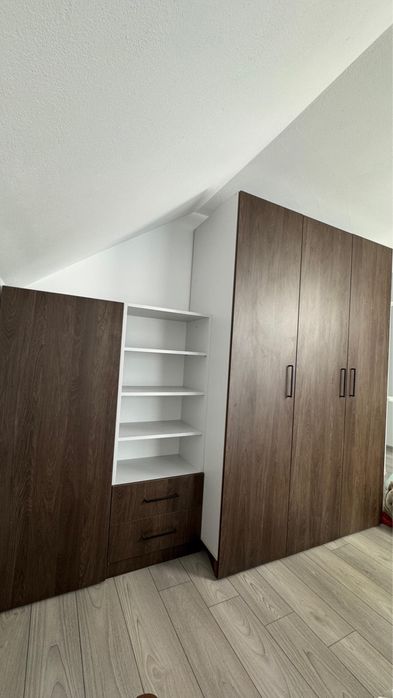 Dulap de haine pentru dormitor