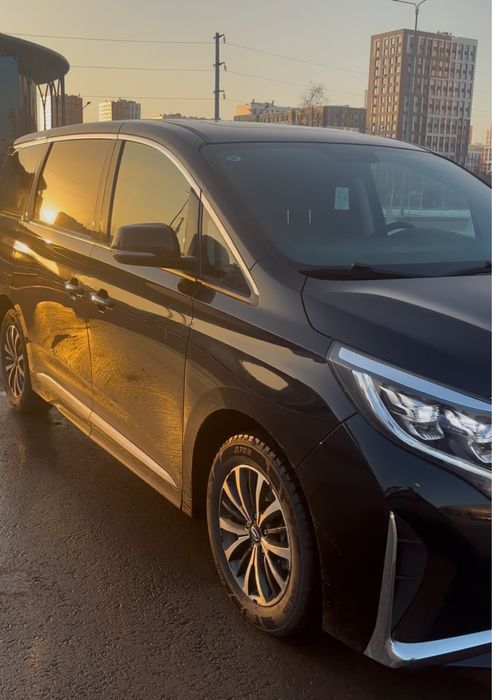 Аренда авто минивэн GAC M8
