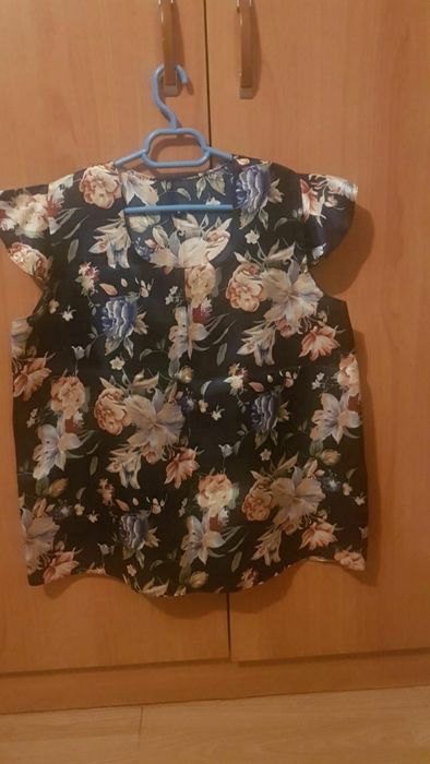 Vând mai multe bluze damă