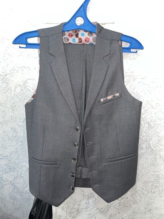 Костюм серый классический