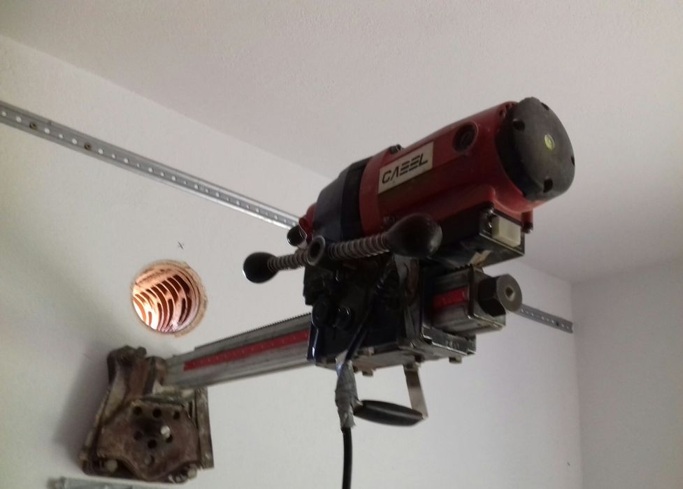 150lei Găuri hotă cu carota centrală aer condiționat etc