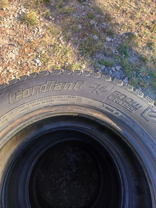 Продам зимние баллоны на  R16