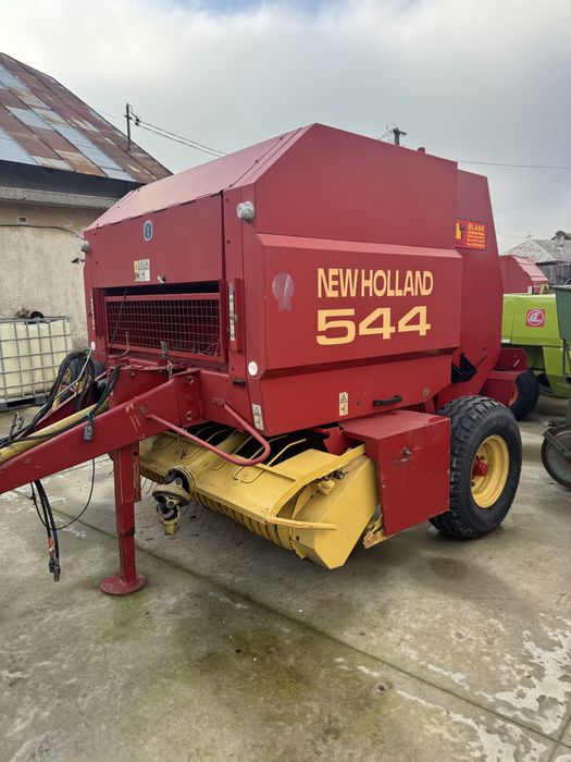 Balotiera/presa baloti rotunzi  New Holland 544 masa mare 2m