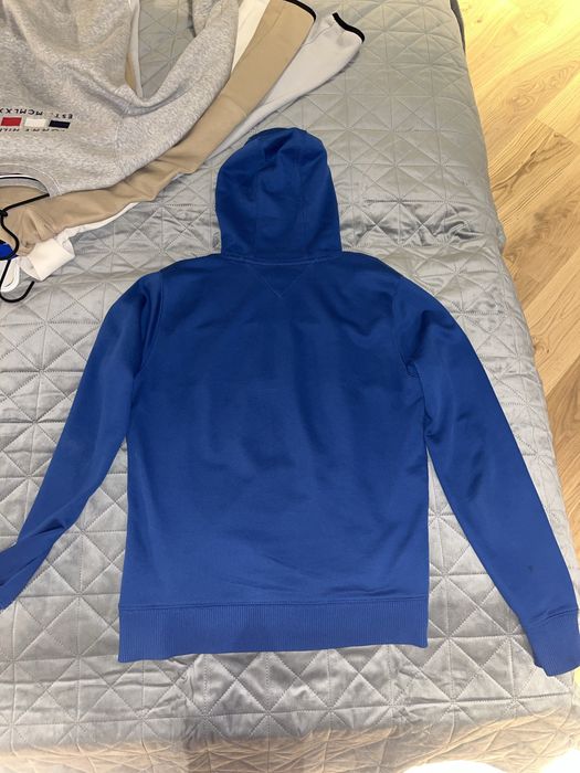 Два различни слуичера Tomy Hilfiger