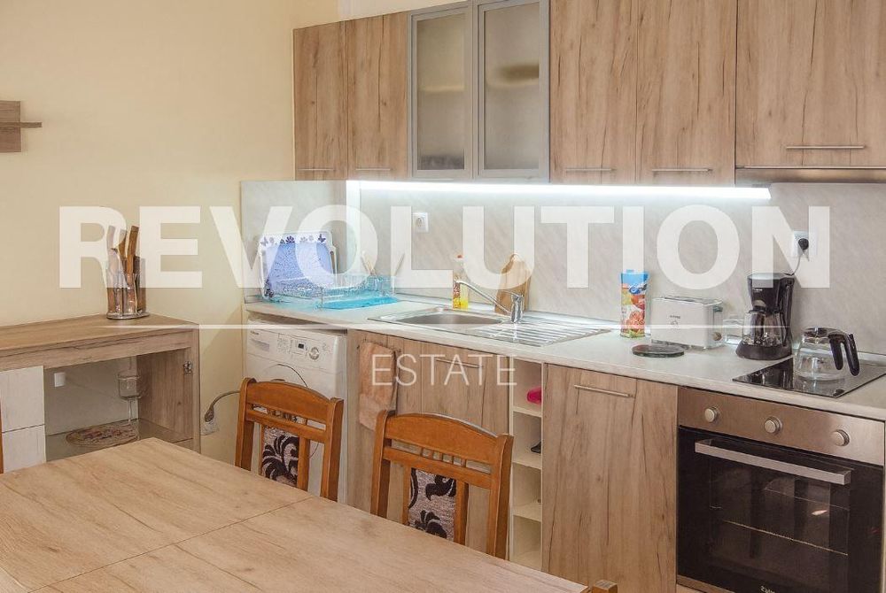 Етаж от къща в район извън Варна!