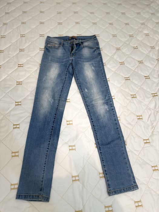 Продам джинсы 2000