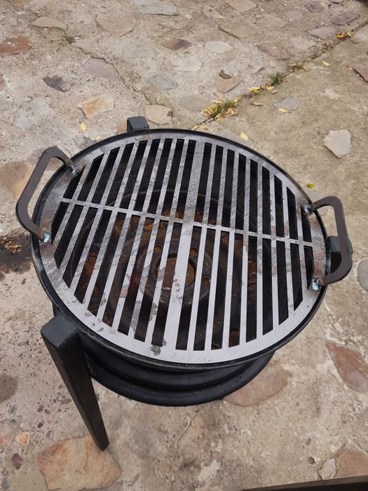 Vând grătar din jantă auto,grill gros de 5 mm.