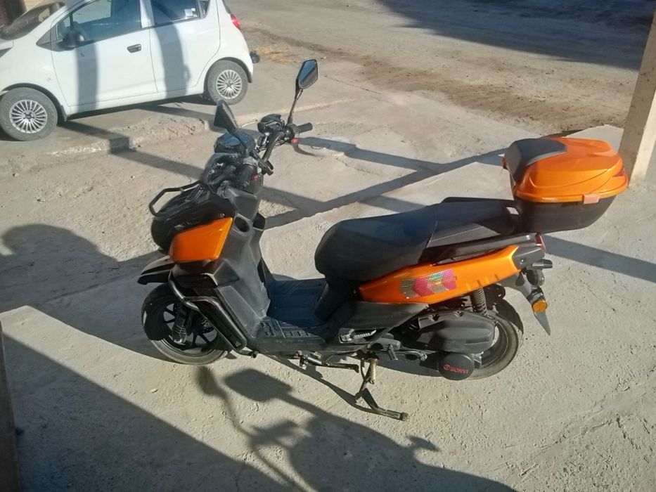 Бонви танк скутери сотилади  зудлик билан