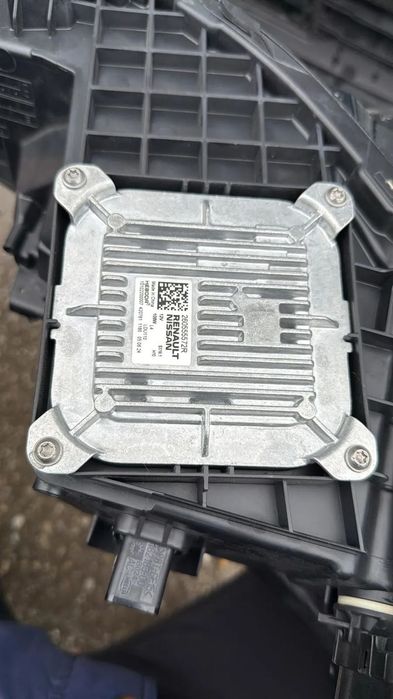 Far stanga Full LED Renault Captur 2 Facelift model 2024 2025