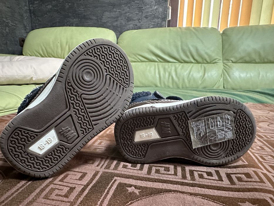 Непромокаеми зимни обувки - ботуши HM размер 18-19