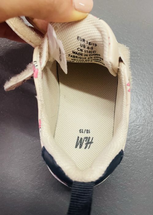 Бебешки обувки HM, размер 18-19