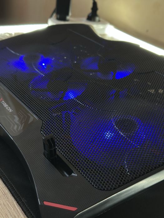 Подставка охлаждающая для ноутбука Xtreon