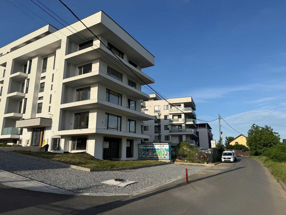 Spațiu comercial 175,7 mp, parter, Valea Lupului – bloc nou 2025