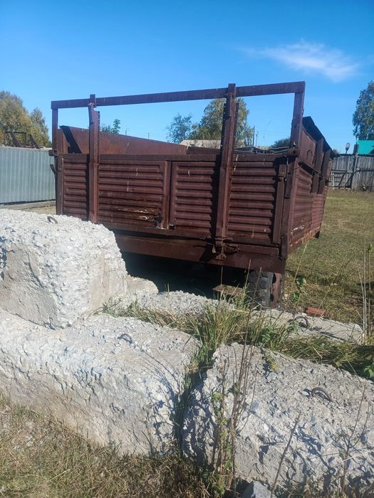 Продам трактор с прицепом