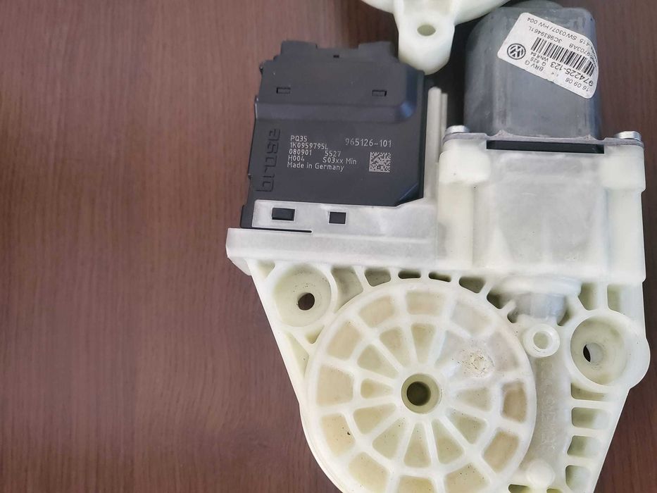 Motoras macara stanga spate, volkswagen passat b6, an fabricatie 2010, cod oem 1k0959795L