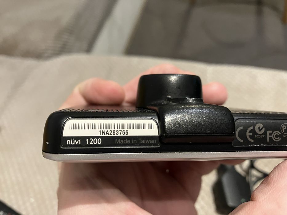 Навигация Garmin nüvi 1200 GPS с оригинално зарядно