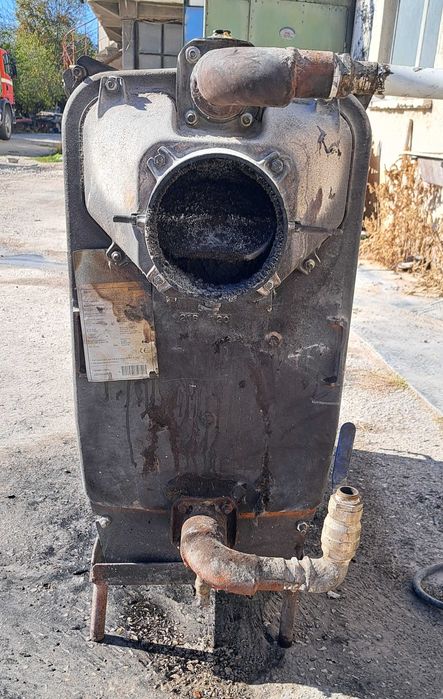 Котел на твърдо гориво .