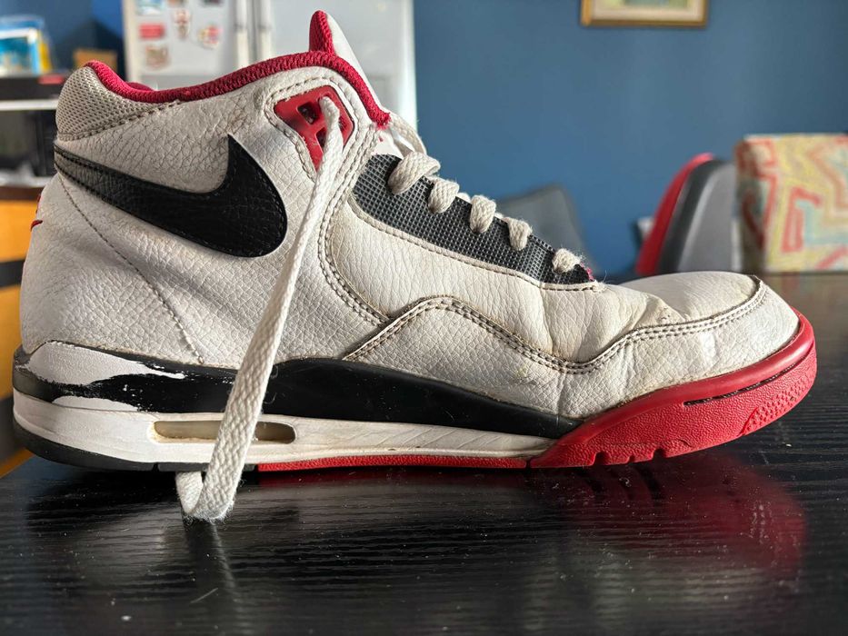 Nike Flight Legacy Red
