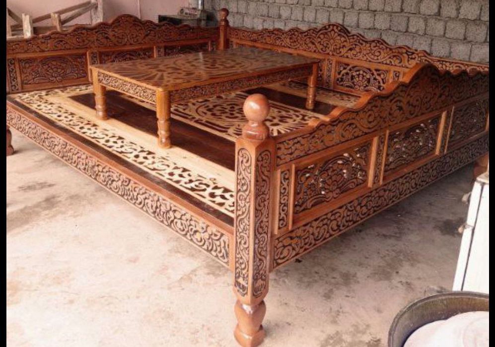 Топчан из ореха новый ручная работа