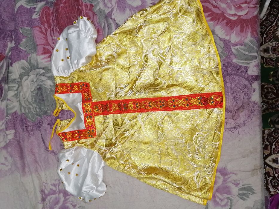 Ұлттық киiмдер қыз балаға