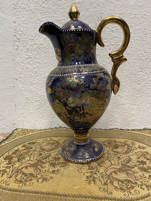 Китайска порцеланова кана изрисувана ръчно с 24 к златни бои