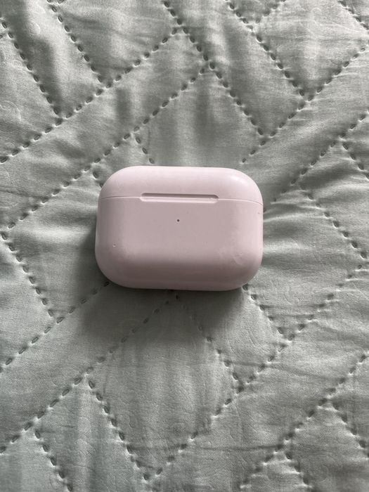 наушники Airpods 2 Pro в хорошем состоянии
