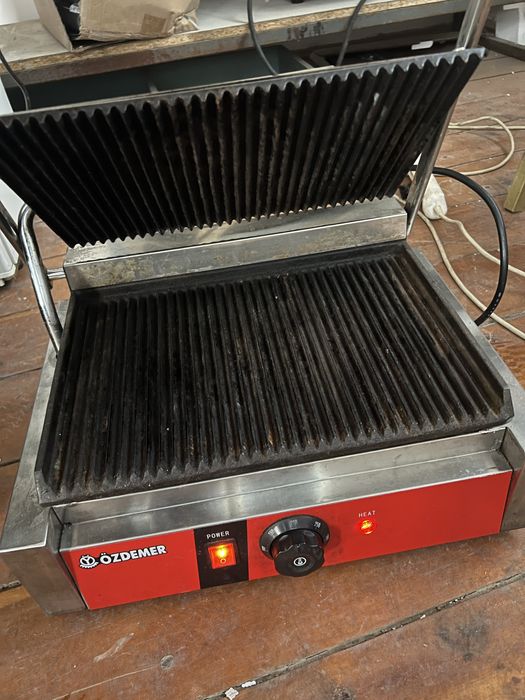 Тостер в хорошем состояний