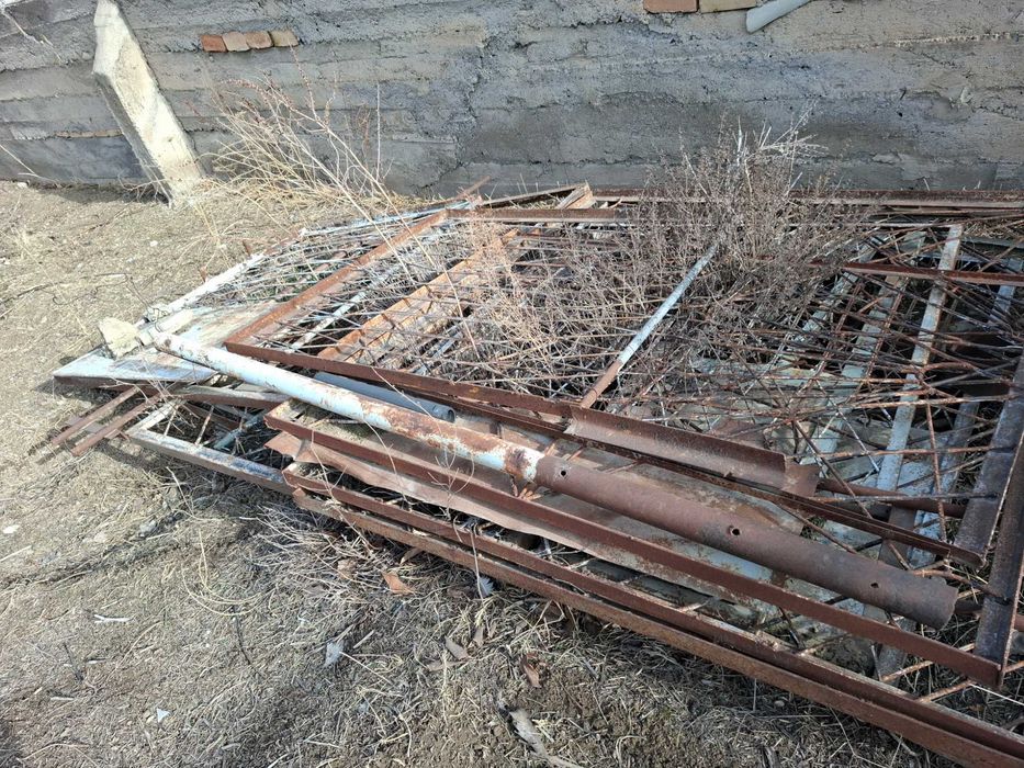 Решетка металлическая