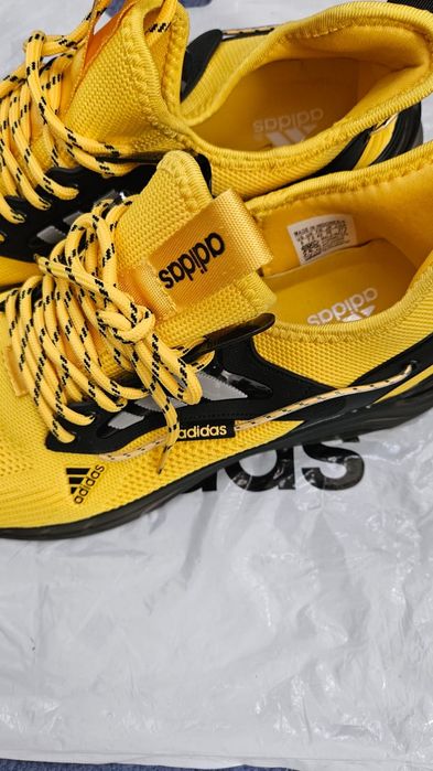 Продам Кроссовки Adidas