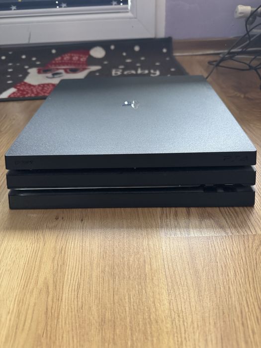 Ps 4 pro 1 TB + два джойстика