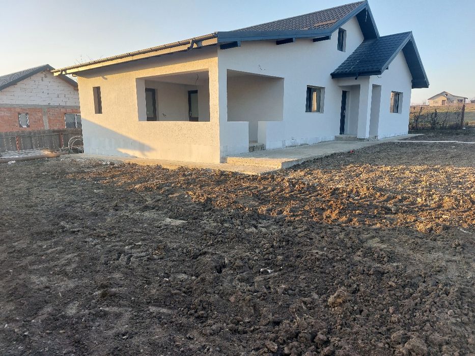 Casa de vanzare la cheie cu acte la zi, mutare  imediata