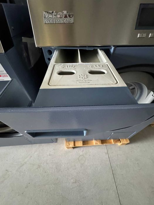 Прифесионална пералня Miele 8/10 kg последен модел