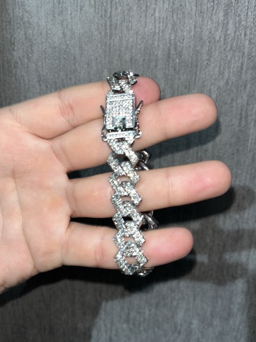 Braslet toshli reprlaniki murskoy