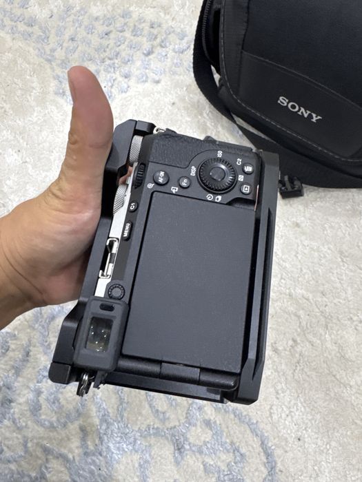 Sony alpha 7cII sotiladi arzonga bervoraman pul zarill