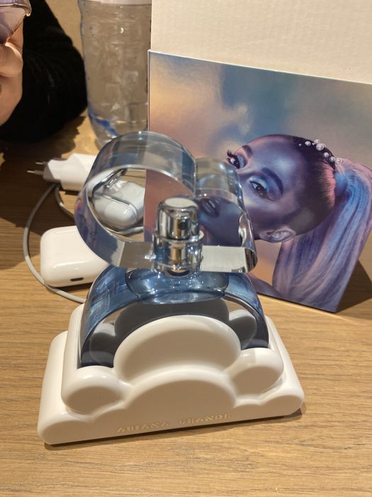 Ariana Grande cloud perfume
