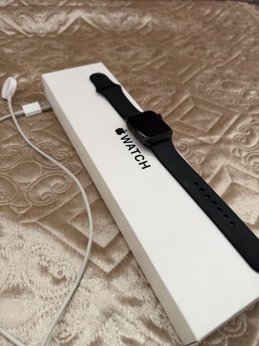 Apple watch Se 40mm черный