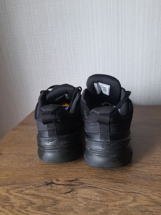 Nike маратонки 42 номер.