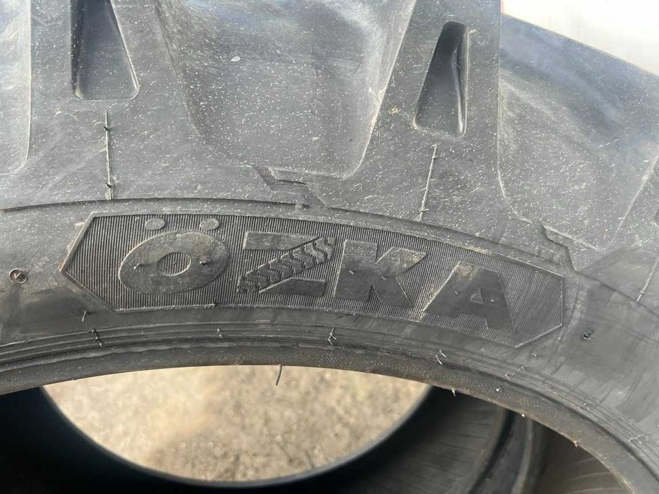 Cauciucuri cu 10 pliuri 13.6-38 noi cu garantie pentru tractor U650