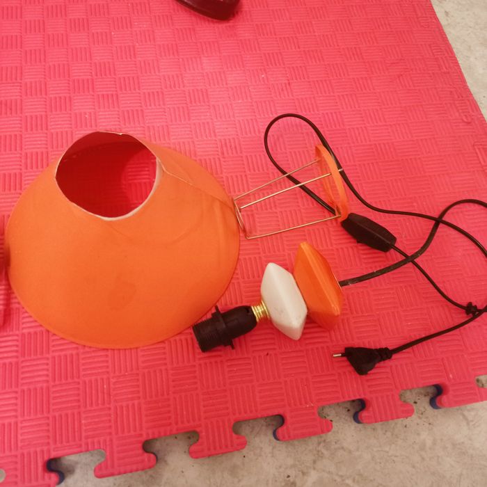 Продается неработающие электро-осветительные лампы