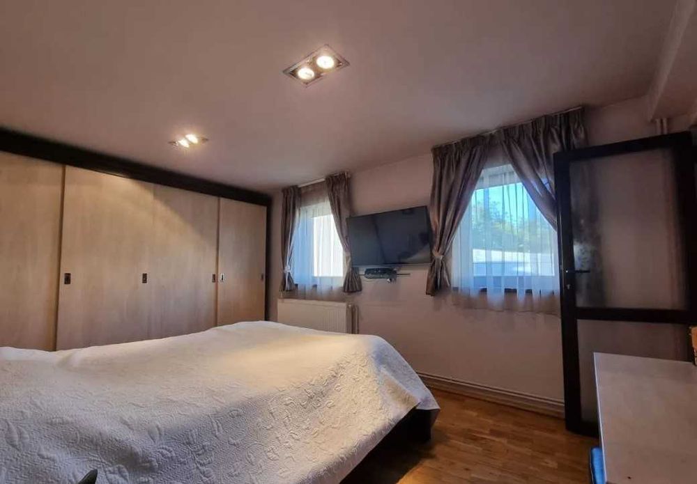 Дава се под наем Тристаен апартамент в Пловдив, Кършияка - 78 кв.м за 193.8 € - Снимка #2