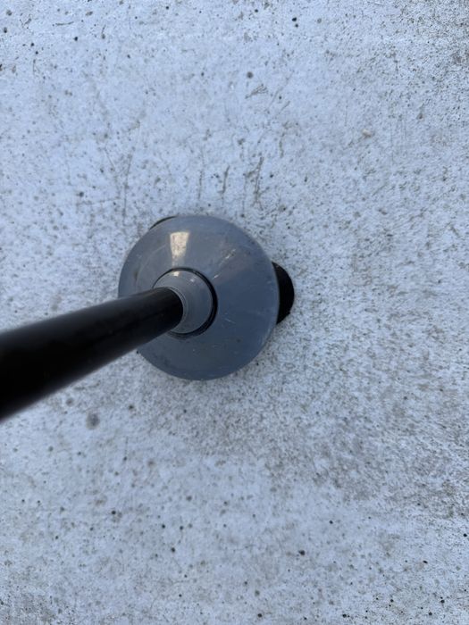 Baston cu rglaj pe inaltime si lanterna in el