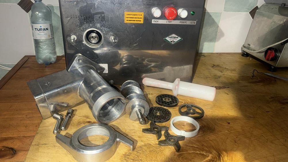 Мясорубка ТОРГМАШ МИМ-300