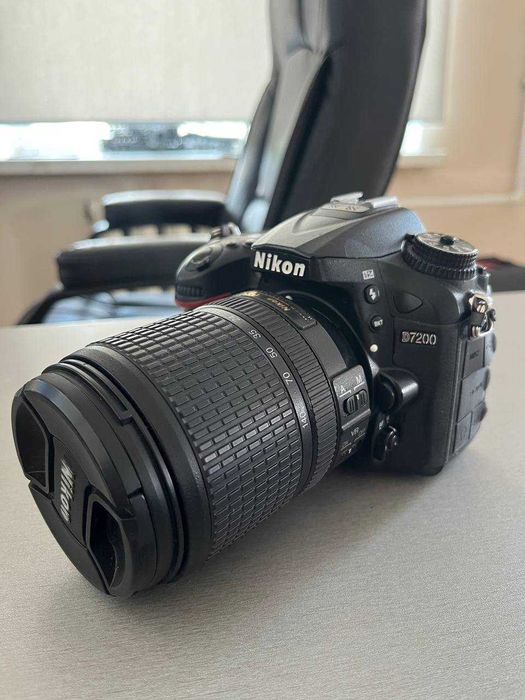 продаю Nikon D7000, D7200