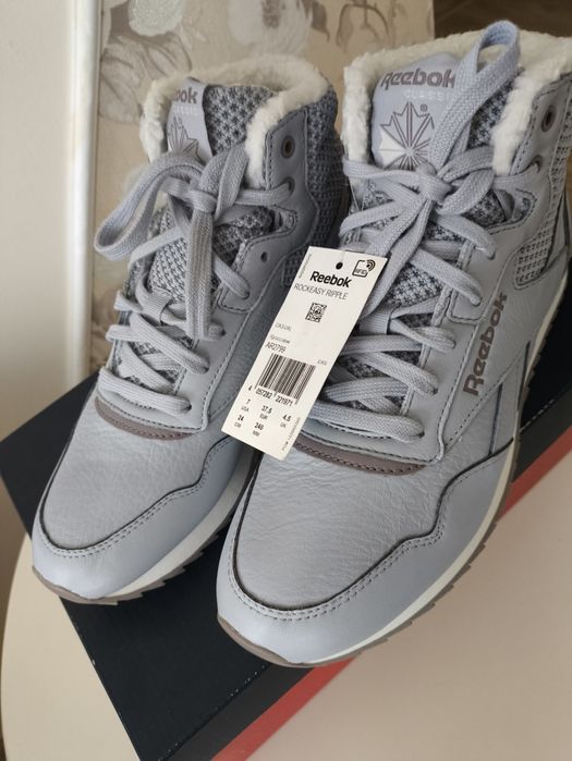 Новые утепленные кроссовки Reebok