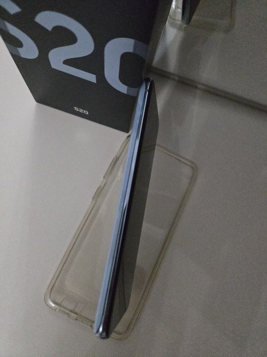 Продам Samsung Galaxy S20