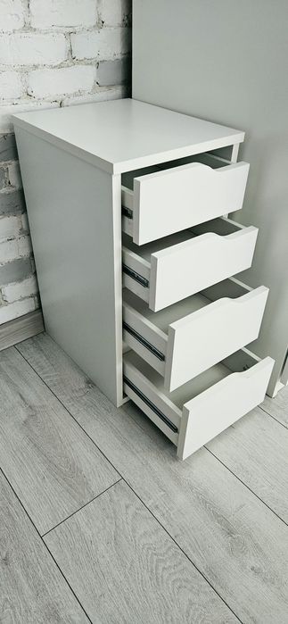 2 Noptiere / Comode (dulapuri)  (61 inaltime)