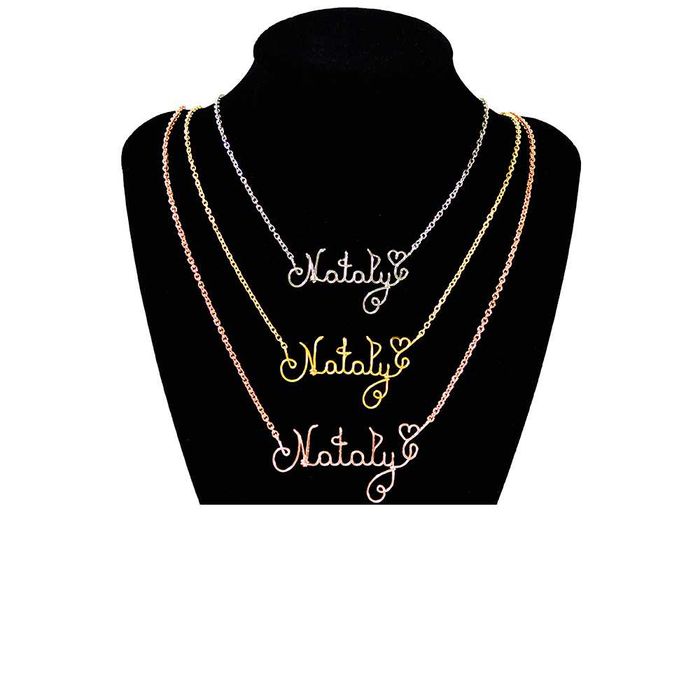 Колиета, гривни и ключодържатели с ръчно изработени имена